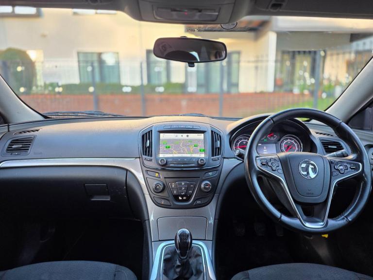 2013 Vauxhall Insignia 2.0 CDTi ecoFLEX Design Nav 5dr [Start Stop] HATCHBACK DIESEL Manual