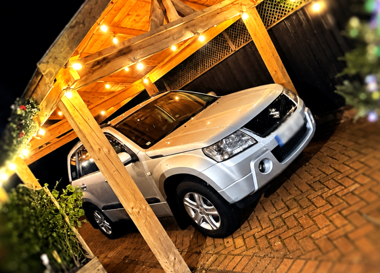 Suzuki Grand Vitara - 5 Doors, Silver 2.0L Petrol SUV with low mileage for this car!