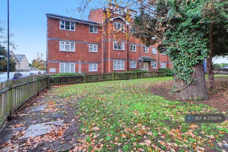 2 bedroom flat in Harrow Road, Wembley, HA0 (2 bed) (#2725174)