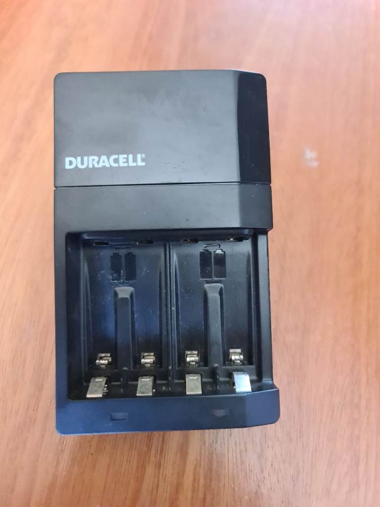 Duracell NiMH battery charger Model CEF14UK4