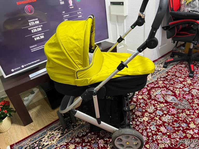 Mamas & Papas 2 in 1 Pram – Carrycot & Seat – Excellent Condition