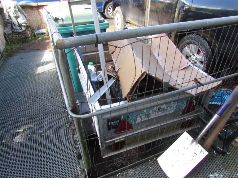 Camping tipping trailer small but in  very good condition