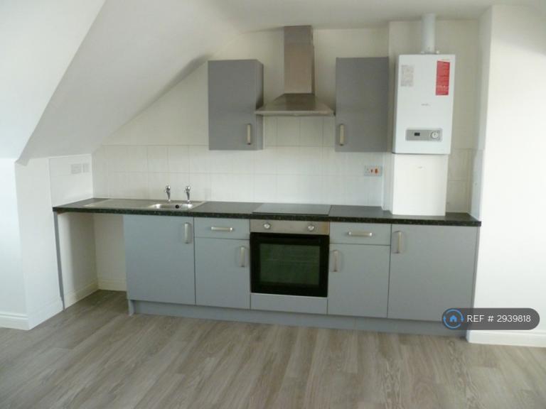 2 bedroom flat in Christchurch Road, Bournemouth, BH7 (2 bed) (#2939818)