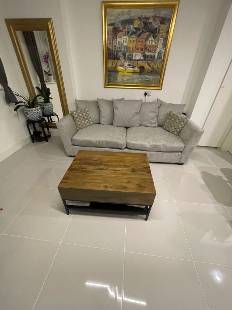 3 setter sofa in very good condition