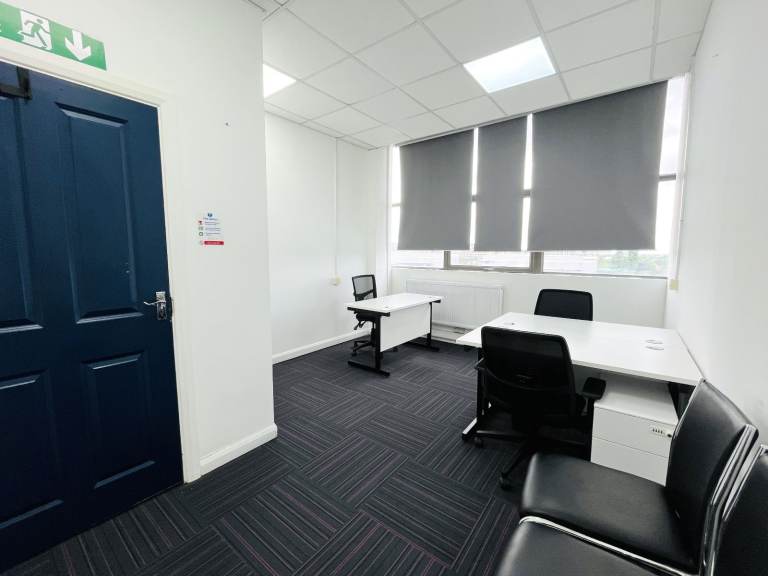 Small Office / Small Beauty Studio to Rent in Park Royal NW10