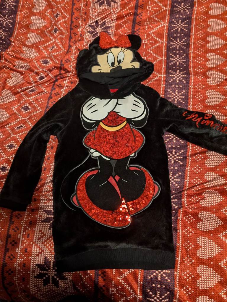 Minnie mouse jumper with a hood