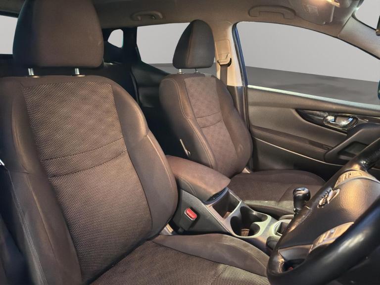 2014 Nissan Qashqai 1.2 DiG-T N-Tec 5dr HATCHBACK PETROL Manual