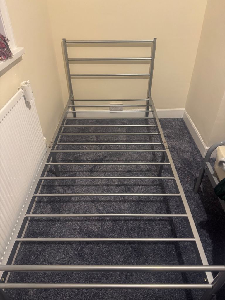 Single Metal Bed Frame – Good Condition, Silver