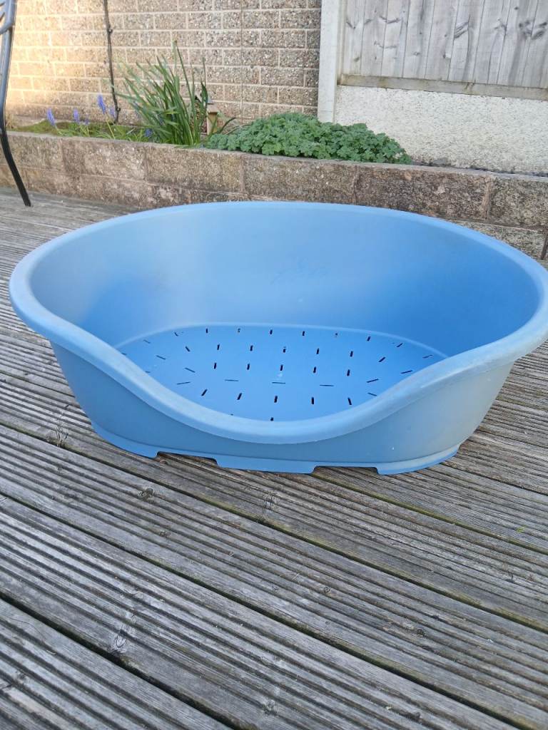 Perla Large Plastic Blue Dog Bed - VGC