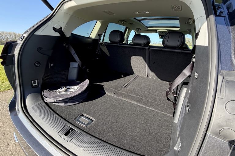 Affordable Birmingham Airport Transfers & Secure CCTV Parking from Bedworth