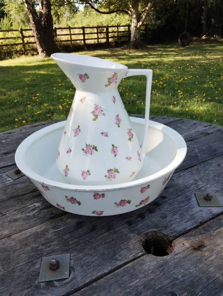 Vintage jug and bowl wash set 