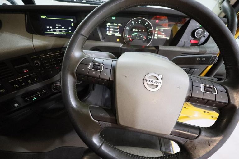 2020 (70 PLATE) Volvo FH460 6x2 Euro 6 Tractor Units