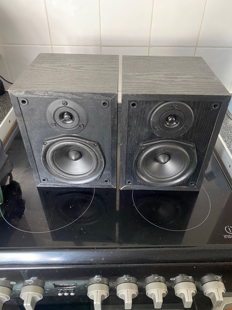 Acoustic pair of speakers