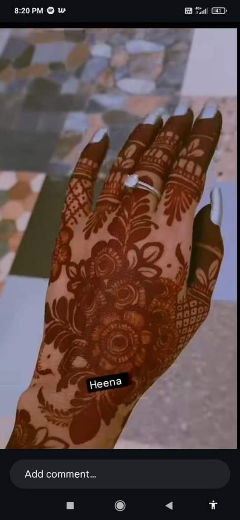 Henna artist