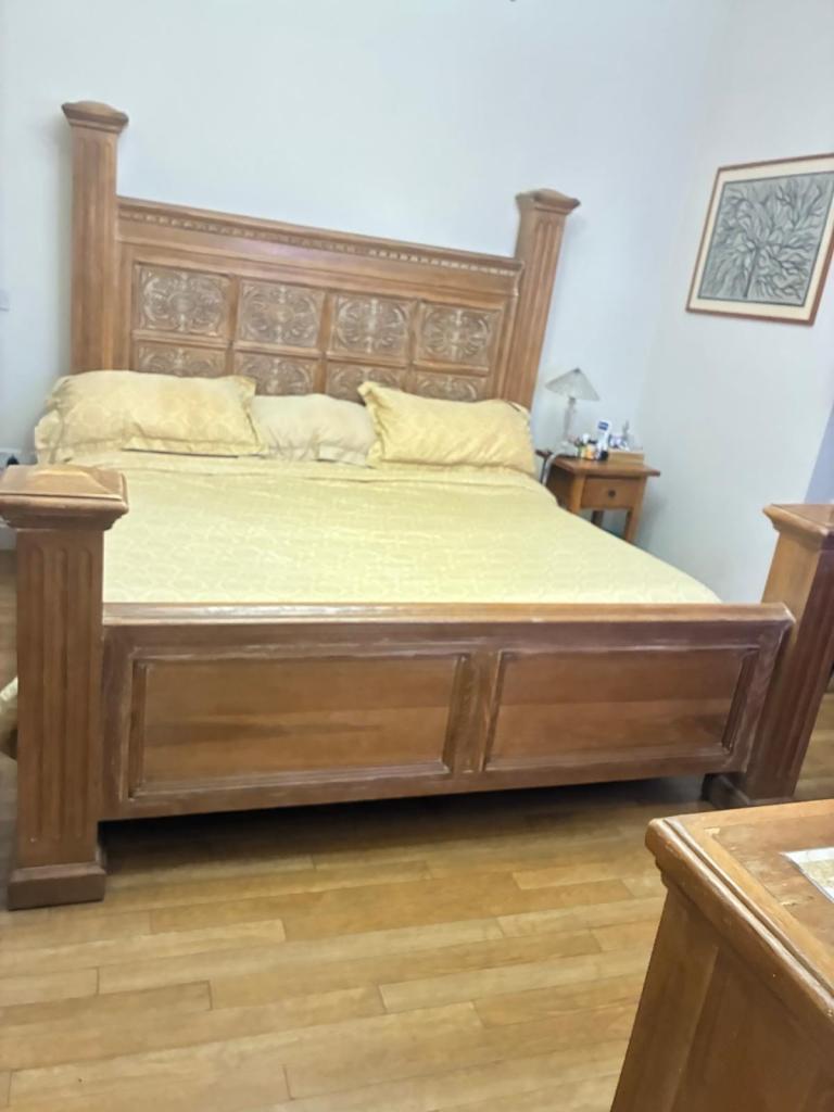 Drexel heritage bed and sideboard for sale