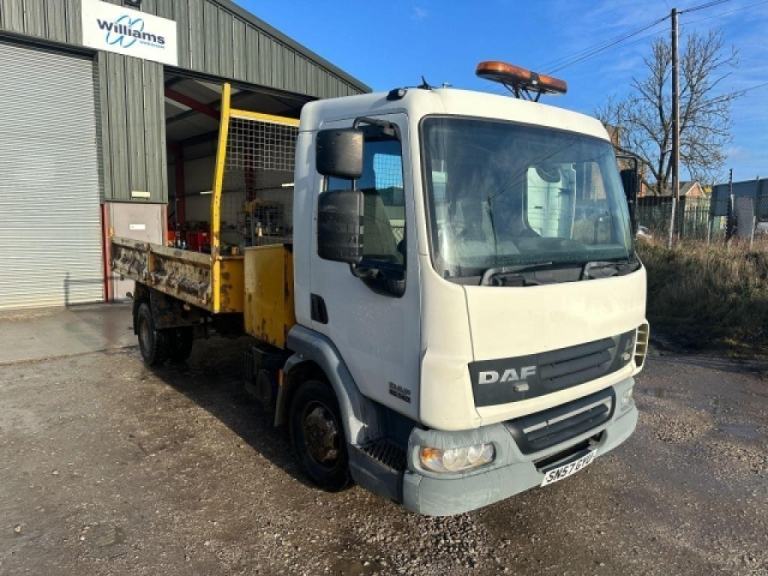 DAF LF FA45.140 08T DAY E4 4x2 MANUAL GEARBOX TIPPER