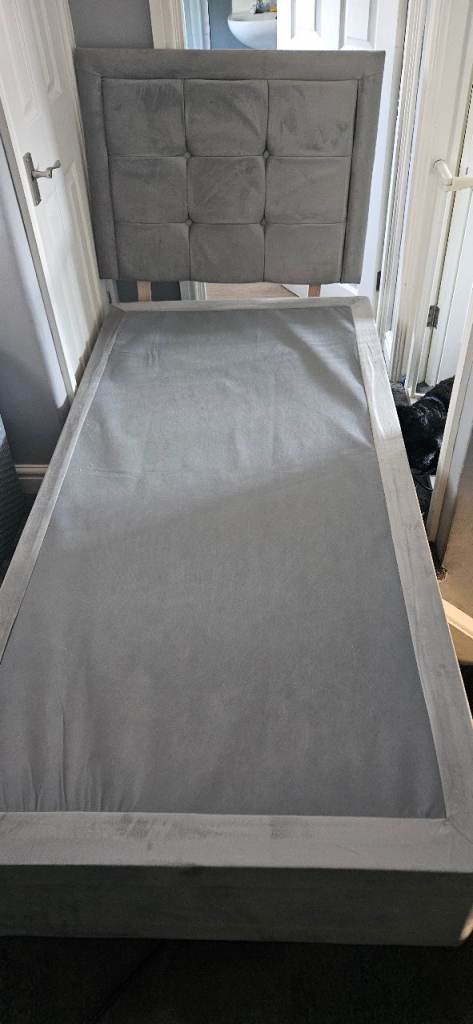 3ft divan bed with head board 