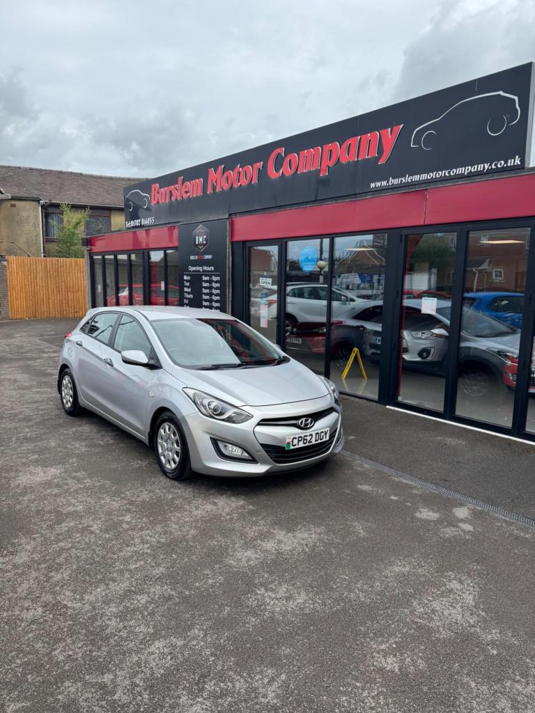 2012 Hyundai i30 1.6 CRDi Blue Drive Classic 5dr HATCHBACK DIESEL Manual