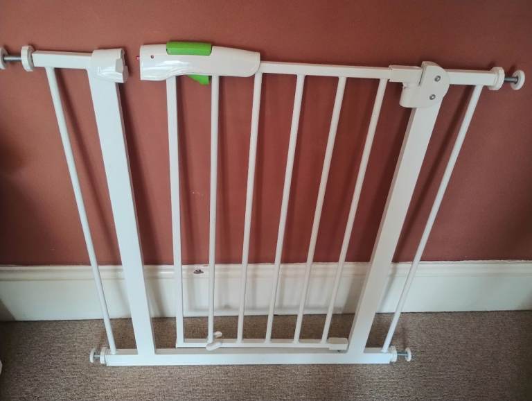 Baby Plus Adjustable Baby Gate for Stairs & Doors - excellent condition