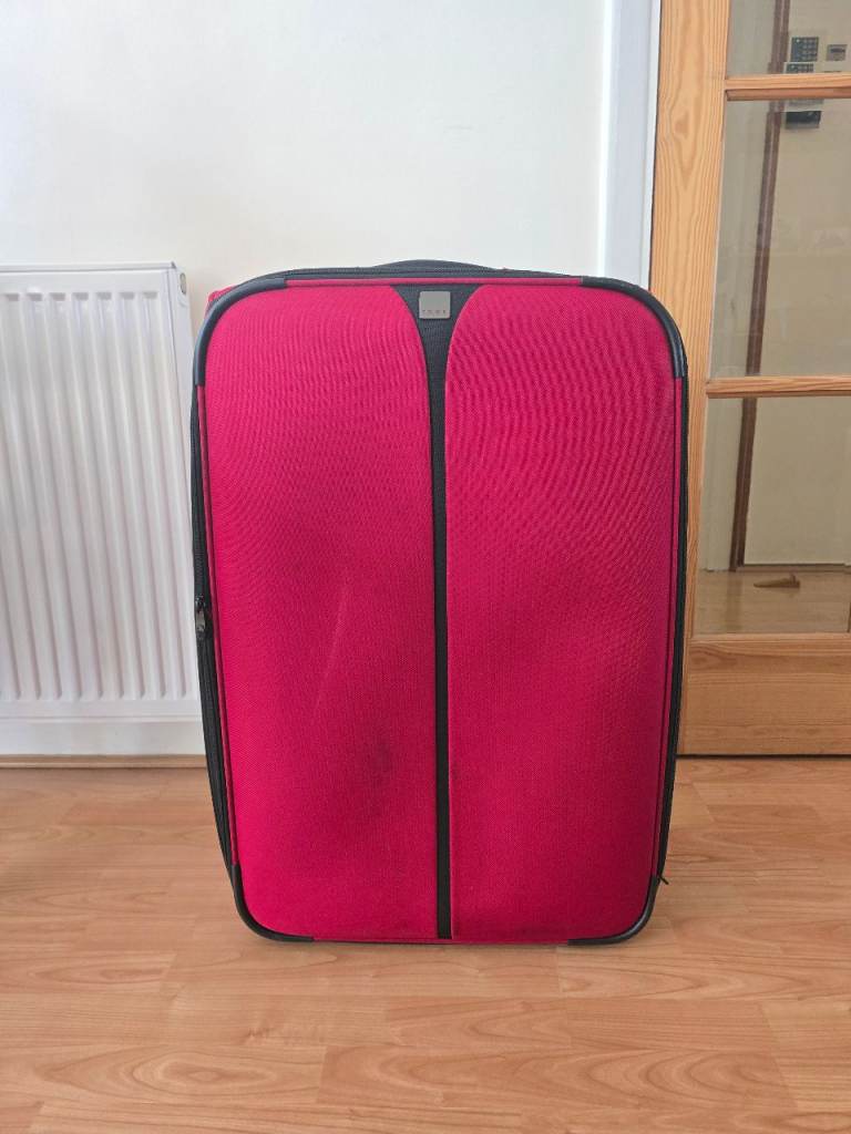 Tripp Large Soft Suitcase Red