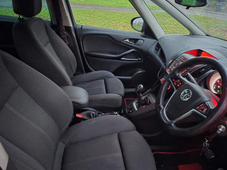 Vauxhall zafira tourer 2.0 cdti sri 2015 15 reg 7 seater 6 speed fsh mot 2026 runs great 