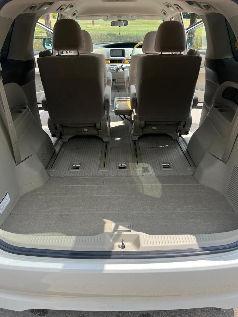 Toyota estima 2008 2.4 petrol automatic Ulez free 7 seats Screens with Bluetooth