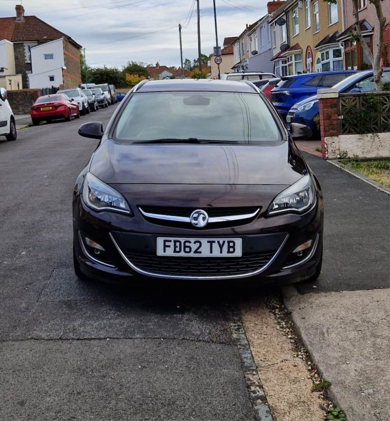 VAUXHALL, ASTRA, SRI Estate, 2013, Manual, 1956 (cc), 5 doors