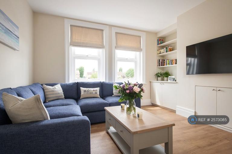 3 bedroom flat in Heathfield Square, London, SW18 (3 bed) (#2573085)