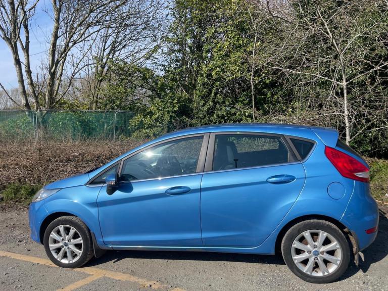 FORD FIESTA 1.4 ZETEC 59 REG BLUE 5 DOOR MOT JANUARY 14TH 2027 TAX £195 LOW INSURANCE 48+MPG