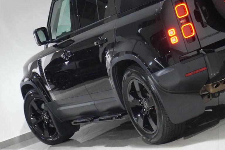 2023 Land Rover Defender 110 3.0 D250 MHEV HSE Hard Top SUV Auto 4WD MWB Euro 6 (s/s) 5dr PANEL V...