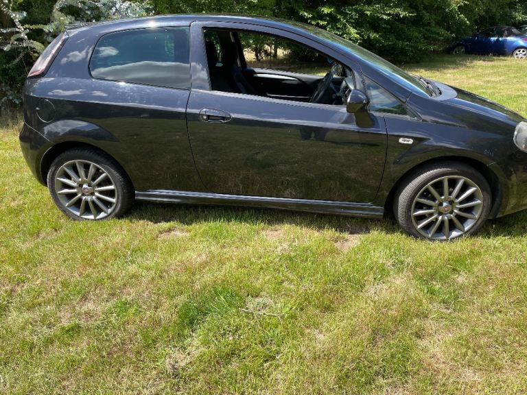 Fiat, PUNTO,JET BLACK -2 special edition Hatchback, 2014, Manual, 1368 (cc), 3 doors