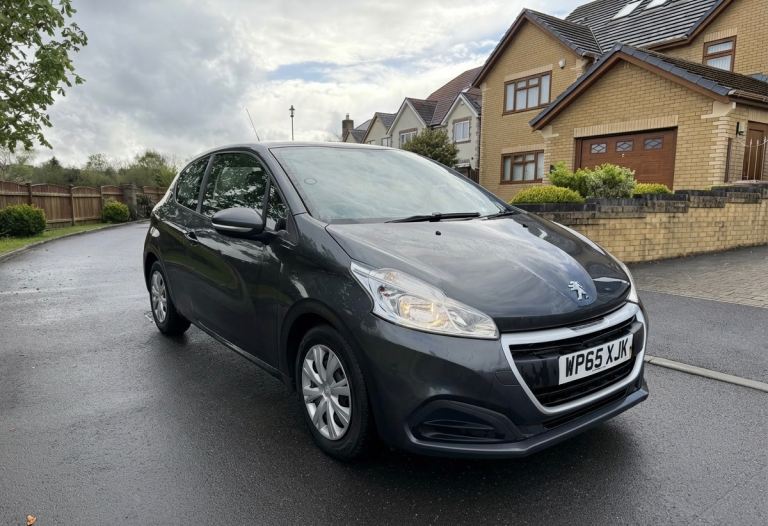 Peugeot, 208, Hatchback, 2015, Manual, 1560 (cc), 3 doors