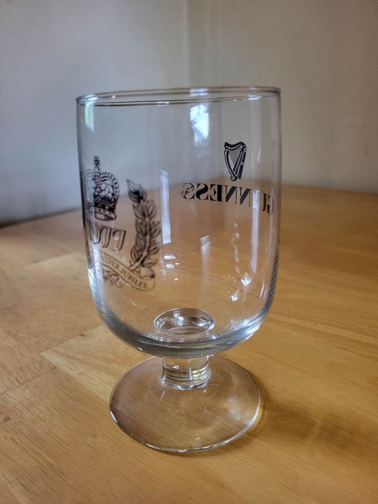 Collectable Vintage Guinness 1977 Queen’s Silver Jubilee Stout Beer Glass.