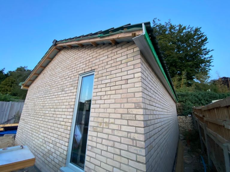 Approx 900-1100 Ibstock Leicester multi buff cream bricks 