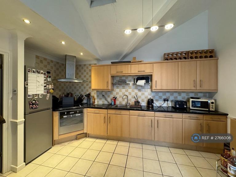 1 bedroom flat in Castle Street, Plymouth, PL1 (1 bed) (#2766006)