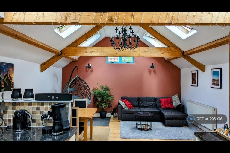 2 bedroom house in Fully Furnished Sydenham Lane, Bristol, BS6 (2 bed) (#2953761)