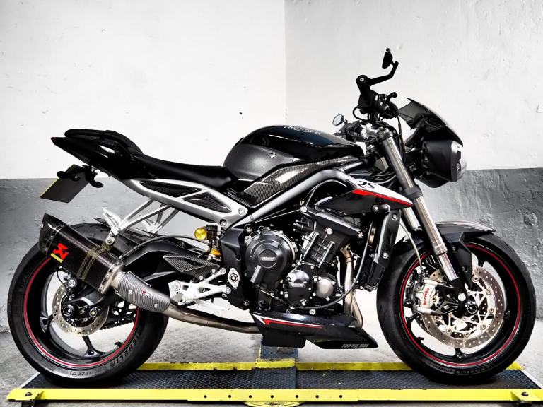 2017 67 Triumph Street Triple RS ,Akrapovic Exhaust, Ohlins,Stunning Naked 