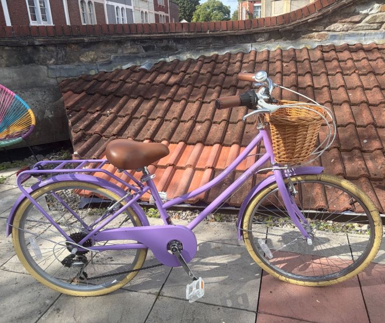 Girls Glerc city bike. Great condition 