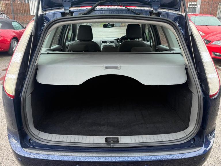 2011 Ford Focus 1.6 Zetec 5dr ESTATE PETROL Manual