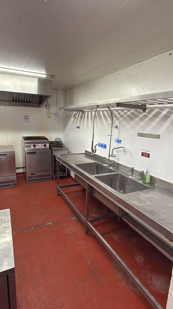 Ghost/dark kitchen for rent 