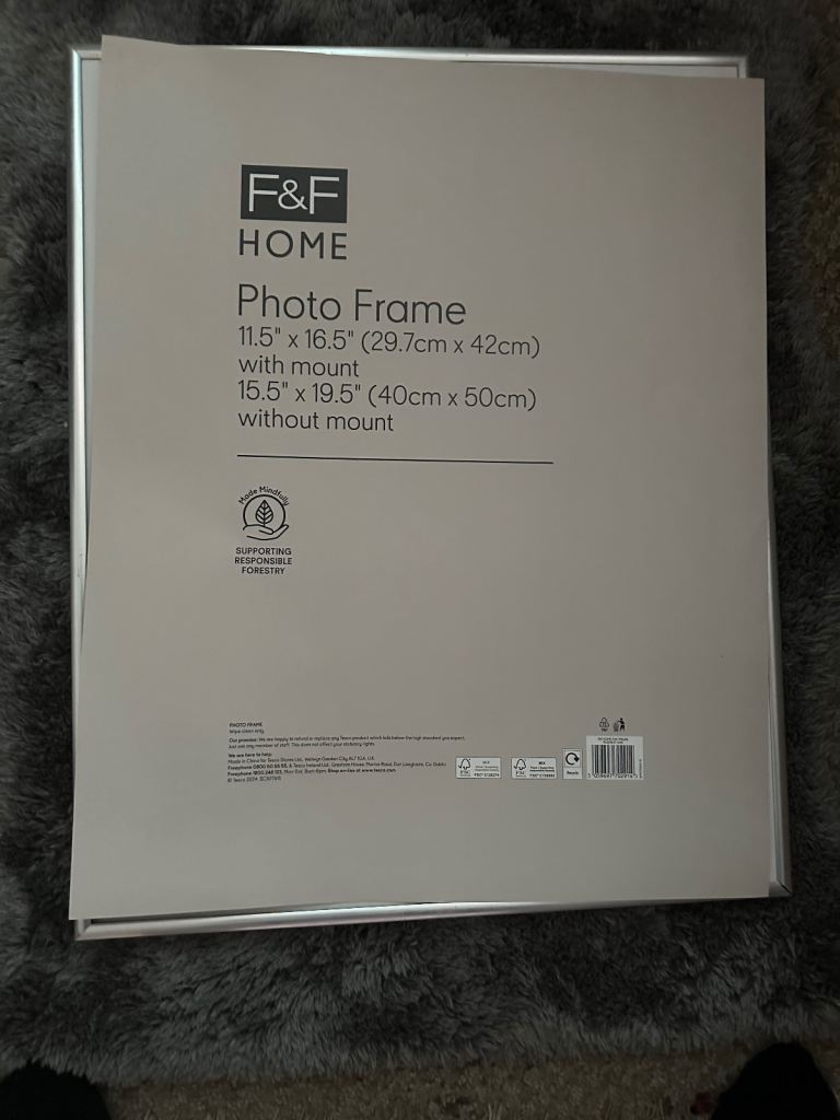 F&F Home Silver Photo Frame – 40 x 50 cm (with Mount) – New