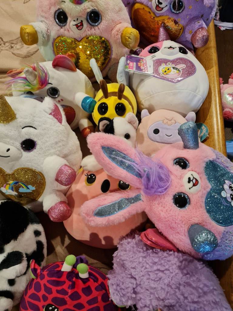 Big bundle of cuddly toys
