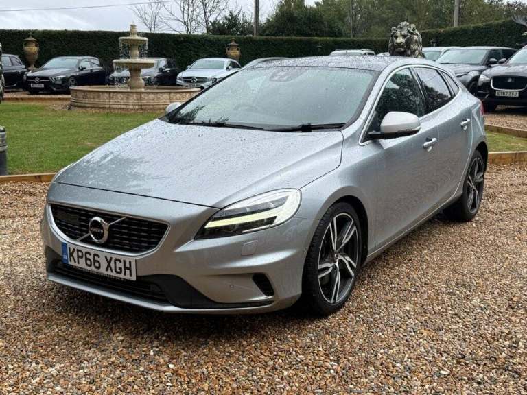 2016 Volvo V40 T2 [122] R DESIGN Pro 5dr Geartronic HATCHBACK PETROL Automatic