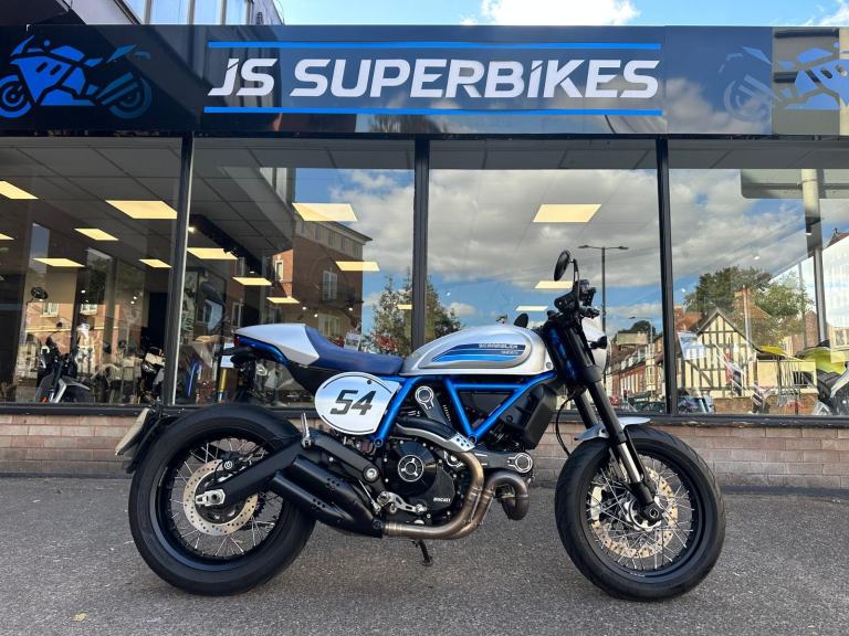 DUCATI SCRAMBLER CAFE RACER 800 2019 69 REG - ONLY 1652 MILES!