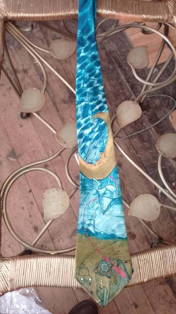 Beatles tie.. "lucy in the sky with diamondd'