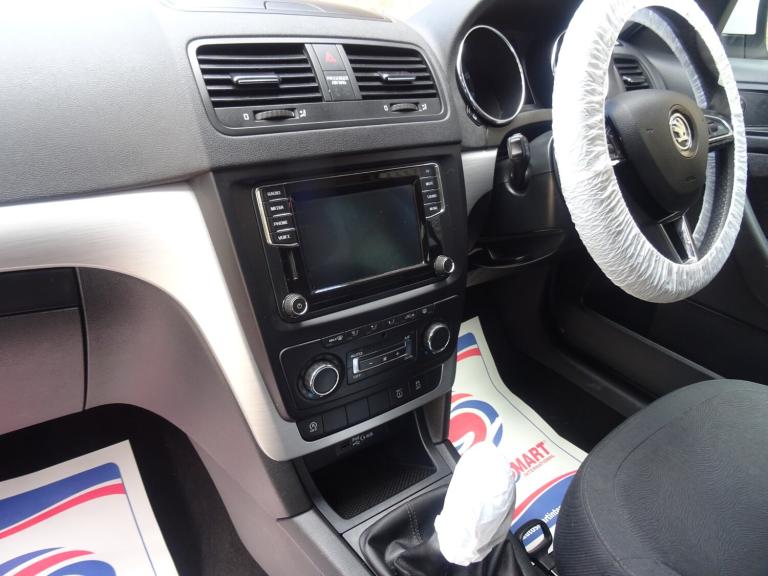 2015 Skoda Yeti 1.2 TSI 110 SE 5dr **ULTRA LOW MILEAGE*ONLY 9000 MILES FROM NEW** HATCHBACK Petro...