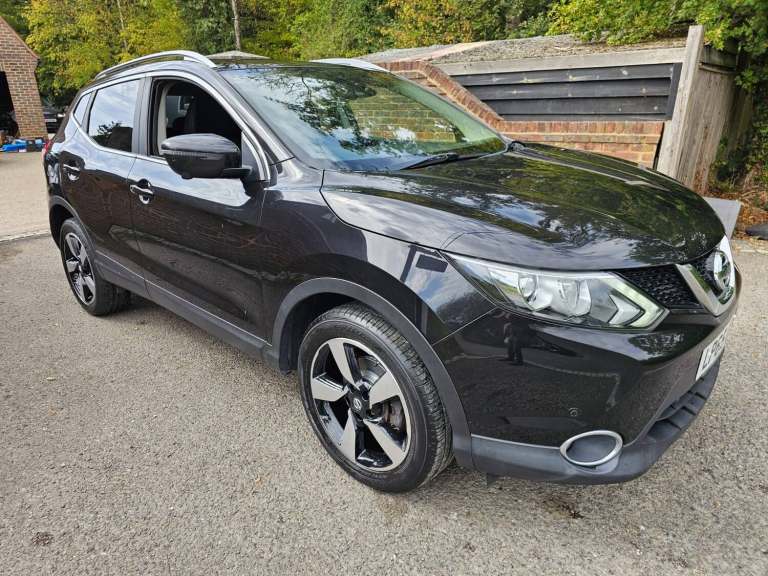 2016 Nissan Qashqai 1.2 DiG-T N-Tec+ 5dr HATCHBACK Petrol Manual