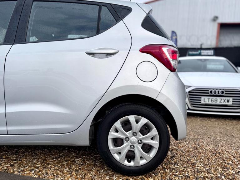 2015 Hyundai i10 1.2 SE 5dr HATCHBACK Petrol Manual