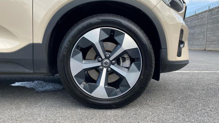 2025 Volvo XC40 2.0 B3P Plus Dark 5dr Auto Petrol Estate Estate Petrol Automatic