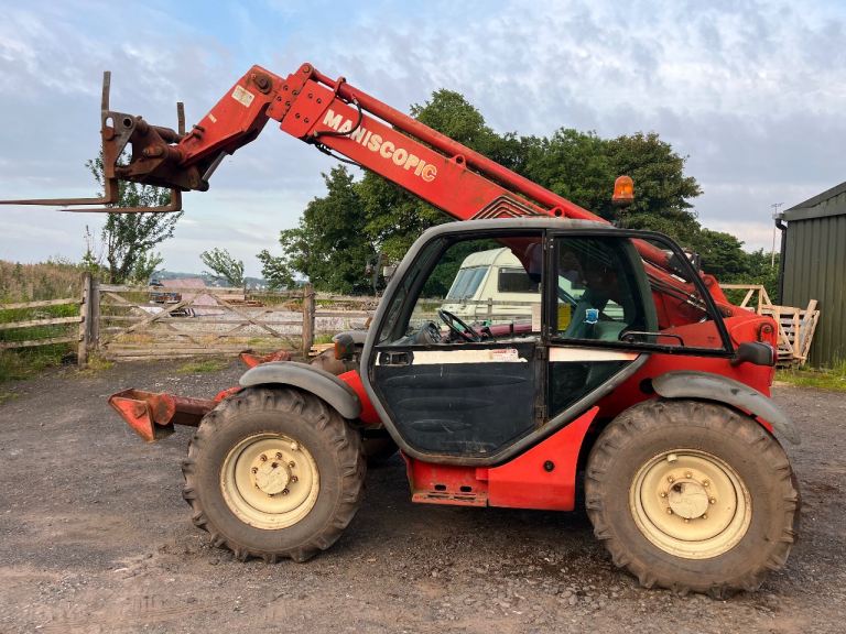 Telehandler manitou forklift